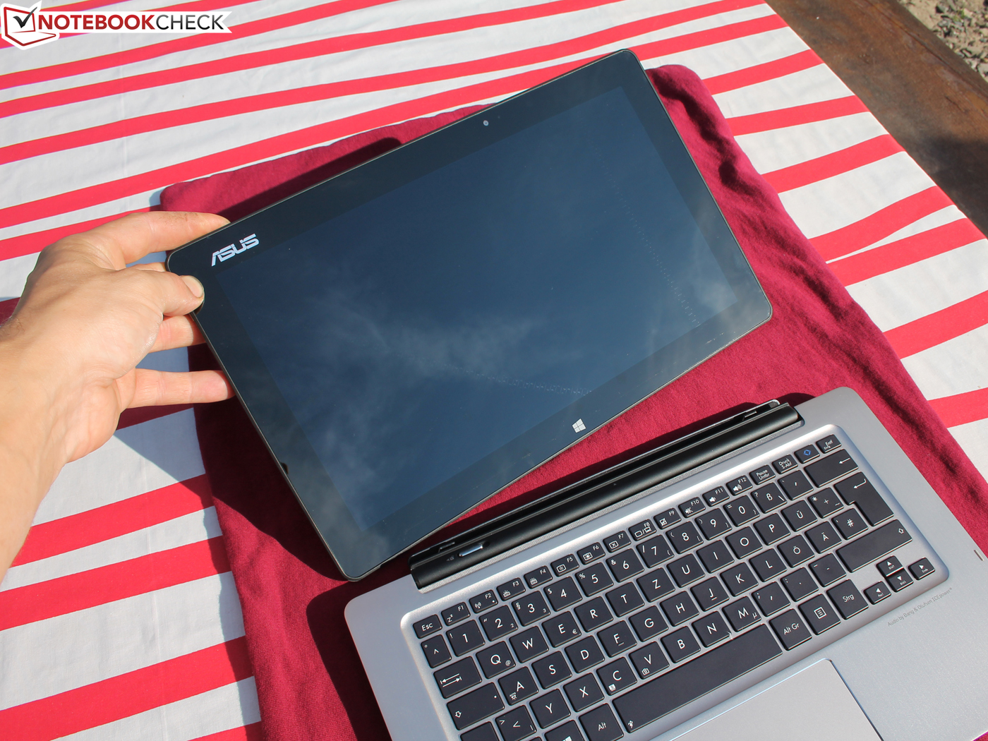 http://www.notebookcheck.net/fileadmin/Notebooks/Asus/TX300CA/TX300CA_33.jpg
