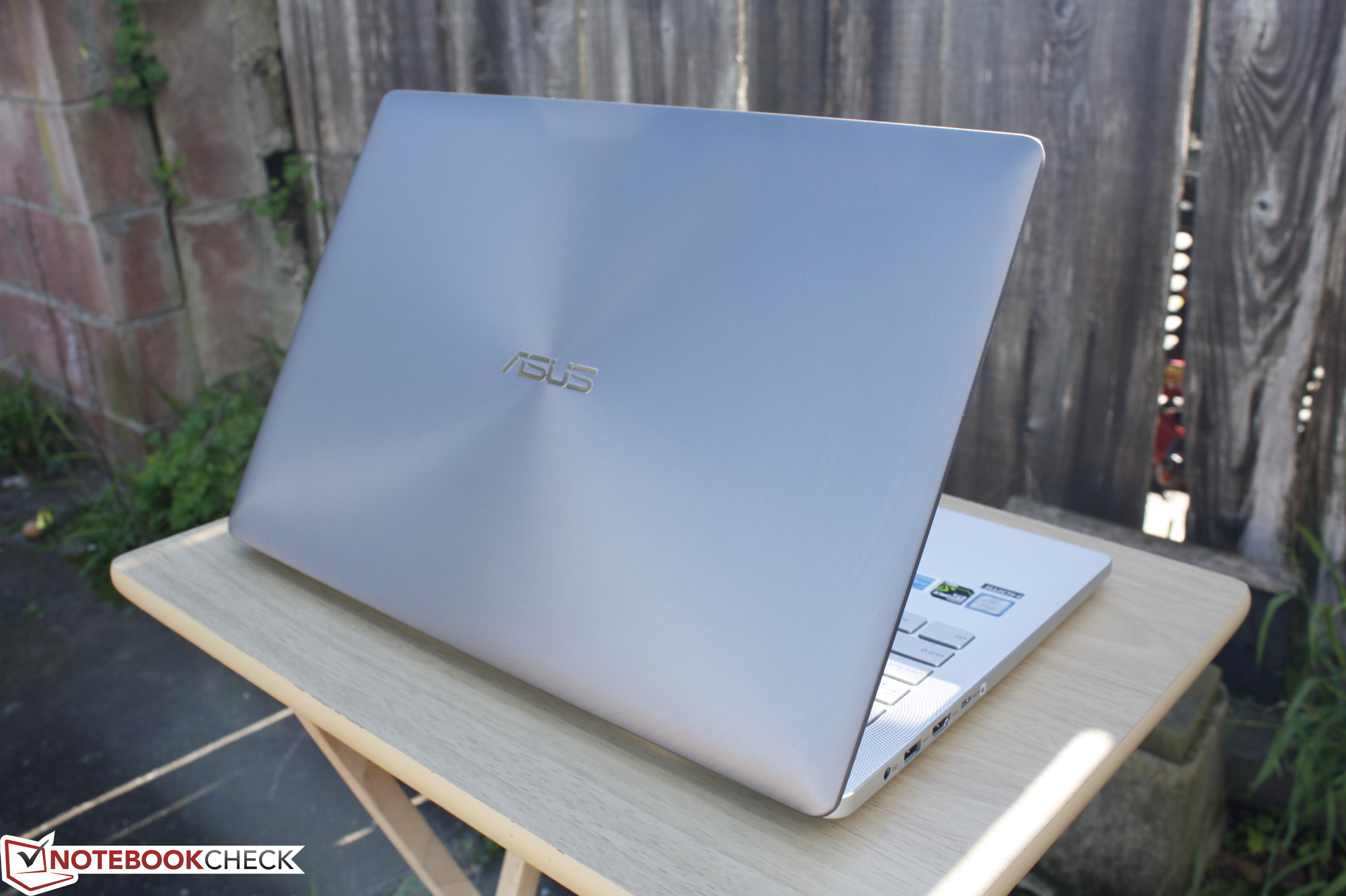 Asus ZenBook Pro UX501VW Notebook Review - NotebookCheck.net Reviews