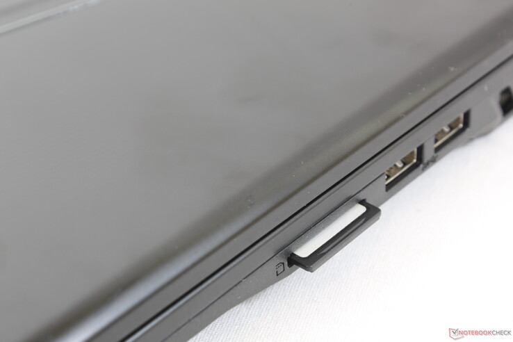 Fully inserted SD card still protrudes by about 2 to 3 mm
