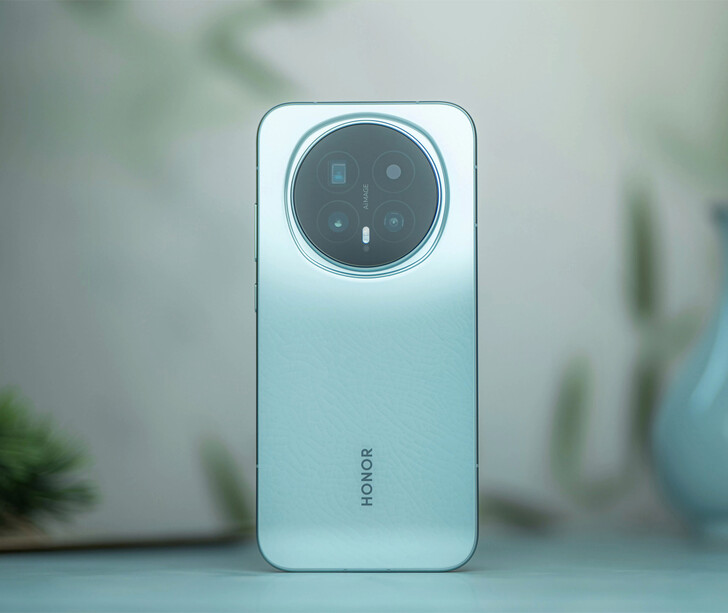 The back of Honor Magic 8 (Image source: Smart Pikachu)