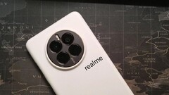 A Realme GT5 Pro design leak. (Source: Xiaoyu Review via Weibo)