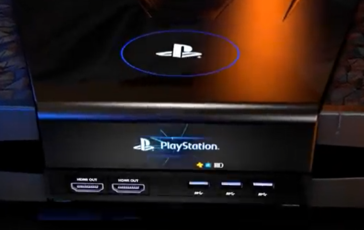 Front side with display. (Image source: YouTube/VR4Player.fr)