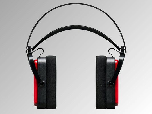 The wide headband and soft earpads increase comfort for extended wearing (Image Source: Avantone Pro)