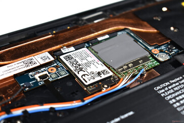 ThinkPad X13s: M.2 2242 SSD and WWAN module