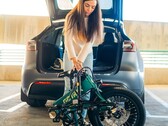The Gotrax F1 2.0 e-bike features a foldable design (Image source: Gotrax)
