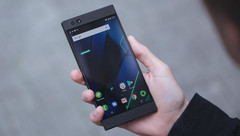 The Razer Phone 2 might arrive by December 2018 in China. (Source: CNET)