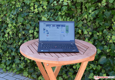 The Lenovo ThinkPad X1 Carbon 2017 in the shade