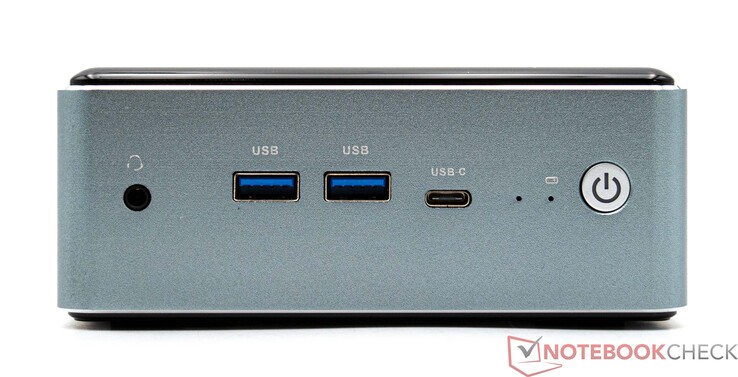 Front: 3.5 mm audio jack (line-out + mic-in), 2x USB 3.2, 1x USB-C (3.2 Gen 2 + DisplayPort 1.4), power on