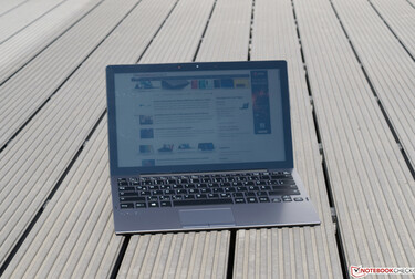 Using the VAIO A12 outdoors in the sunshine