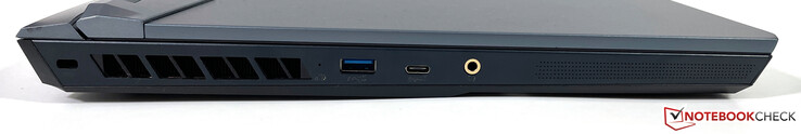 Left: USB-A (3.2 Gen. 1, powered), USB-C (3.2 Gen. 2), 3.5 mm audio jack