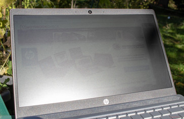 The difference between using the HP Pavilion 14 in direct sunlight…