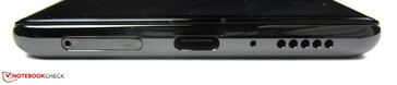 Bottom: dual-SIM, USB-C 2.0, microphone, speaker