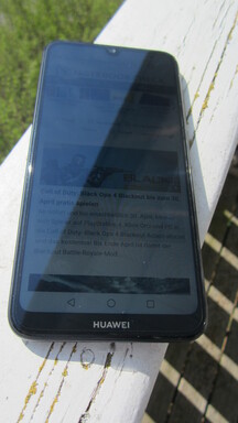 Using the Huawei Y7 2019 outdoors