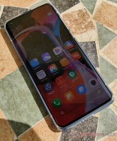 Xiaomi has supposedly settled on a punch-hole display of the Mi 11 Pro - Mi 10 Pro pictured. (Image source: Notebookcheck)