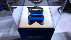 The first thing users might notice about Acer&#039;s headset is the bright blue coloring on the front. (Source:  Tech News Inc)