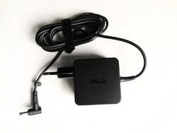 Asus ZenBook 14 - Power adapter