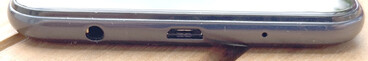 Underside: 3.5 mm jack, micro USB port, microphone