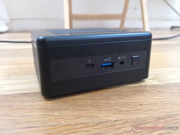 Front: USB-C w/ Thunderbolt 3, USB 3.1 Gen. 2, 3.5 mm combo audio, Power button