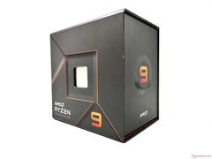 AMD Ryzen 9 7950X retail box (Source: AMD)