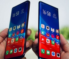 Oppo Find X on the left, new &quot;waterfall screen&quot; on the right. (Source: Oppo)
