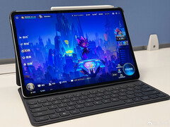The New GT Pad 2 Pro will reportedly pack the Snapdragon 8 Gen 3. Pictured: the leaked gaming tablet. (Image source: Weibo)