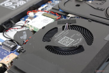 Cooling solution consists of dual ~50 mm fans with four heat pipes