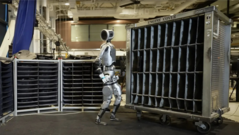Atlas moves in a way that's similar to how a human does (Image source: Boston Dynamics/YouTube)