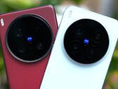 One of the first hands-on videos of the global Vivo X300 Pro compares it to the Vivo X200 Ultra (Image source: @feni_book)