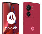 Motorola will sell the Edge 40 in Viva Magenta, shown here, and three other colour options. (Image source: Roland Quandt)