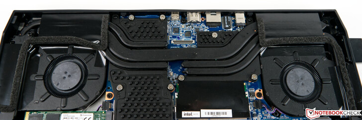A look at the cooling unit of the Minisforum NUCXi7