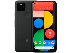 With a display size of 6 inches, the Google Pixel 5 is a very compact mid-range smartphone.