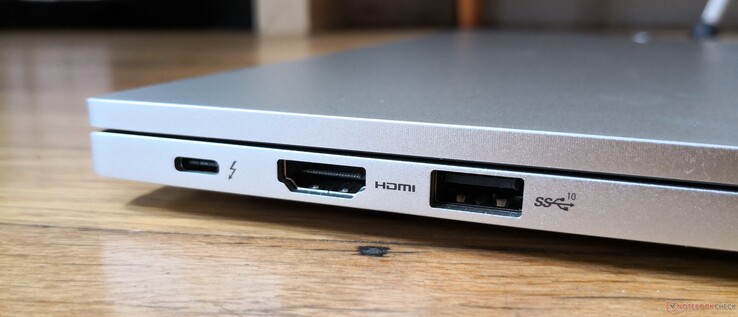 Left: USB-C w/ Thunderbolt 4 + Power Delivery + DisplayPort, Kensington Lock, HDMI 2.0b, USB-A 3.2 Gen. 2