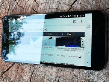 Using the LG K11 outdoors