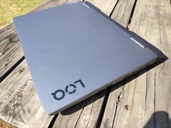 The Lenovo LOQ 16IRH8. (Image source: Darryl Linington - Notebookcheck)