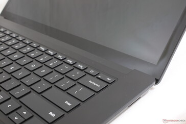 The thick display bezels are unsightly when compared to the latest Ultrabooks