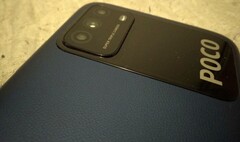 Poco M3 Cool Blue back cover and camera assembly closeup (Source: Own)
