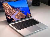 The Apple M4 MacBook Pro 14 (Image source: Andreas Osthoff/Notebookcheck)