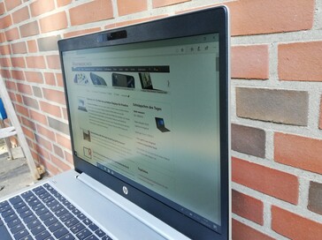 Looking at the HP ProBook 455R G6 side-on