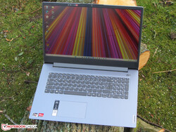 Lenovo IdeaPad 3 17ABA7 (82RQ003CGE). Review unit provided by: