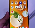 HiSense U30 Android phablet with Qualcomm Snapdragon 675 and camera hole in display (Source: XDA Developers)