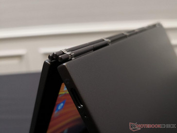 Watchband hinge lives on in the Yoga Book C930