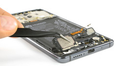Huawei Mate 10 Pro teardown (Source: iFixIt)
