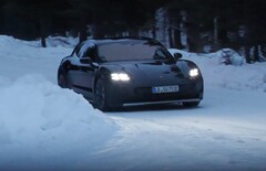 A new video shows the station wagon variant of the facelifted 2024 Porsche Taycan (Image: CarSpyMedia)