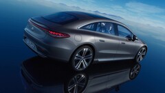 The electric Mercedes EQS is not selling particularly well in China, which is why the automaker has now followed Tesla by cutting its prices (Image: Mercedes)