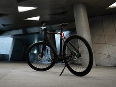 The Tezeus C8 smart e-bike features a Google Maps integration. (Image source: Tezeus)