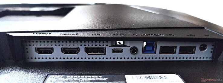 Left to right: 2x HDMI 2.0, DisplayPort 1.4a, USB Type-C DP, Headphone jack, USB Type-B Upstream, 2x USB 2.0 Type-A, DC-in