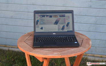The Fujitsu LifeBook A557 in the shade ...