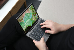 The GPD P2 Max offers 10-point touch control. (Image source: Indiegogo/GPD)