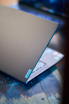 Hands on with the new Yoga Pro 7/7i. (Source: Notebookcheck)