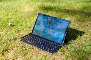 Using the Galaxy Tab S4 outdoors